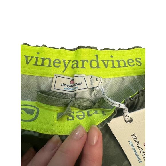 Vineyard Vines NWT Camo Green Sandbar Shorts Size Small - Picture 4 of 6